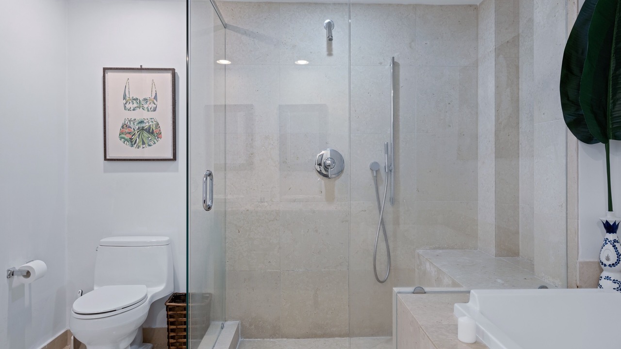 Photo of Bathroom in Brickell