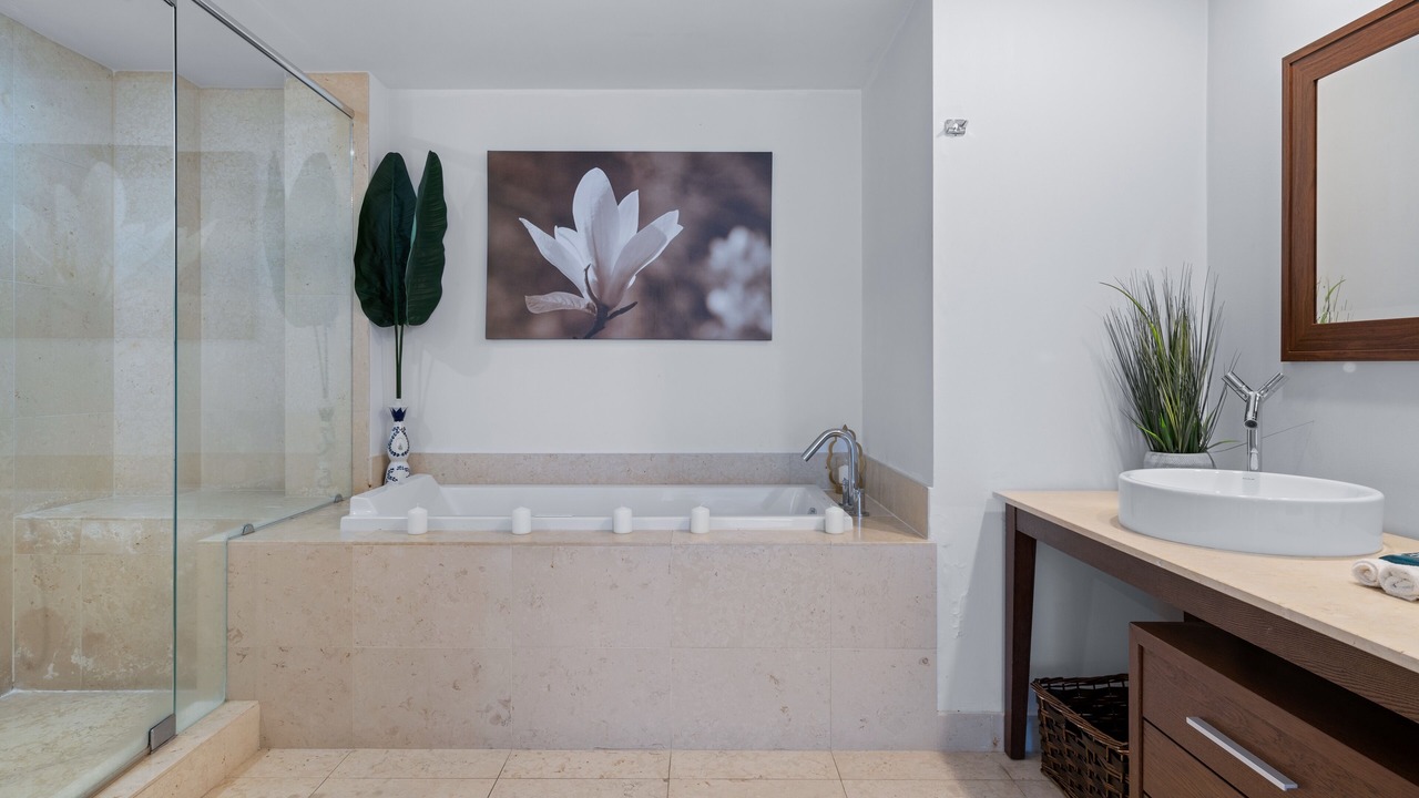 Photo of Bathroom in Brickell