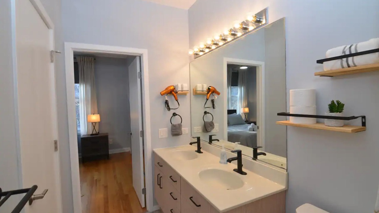 Photo of Bathroom in Prairie District