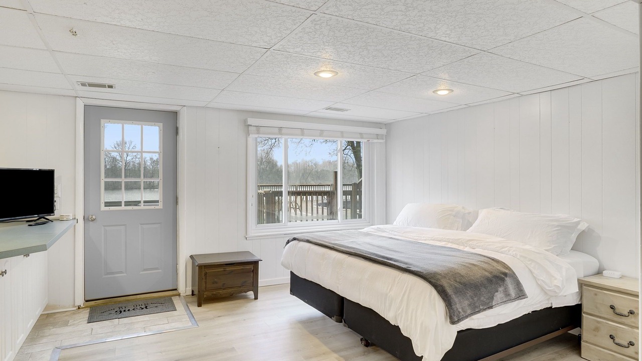 Photo of Bedroom in Allegan