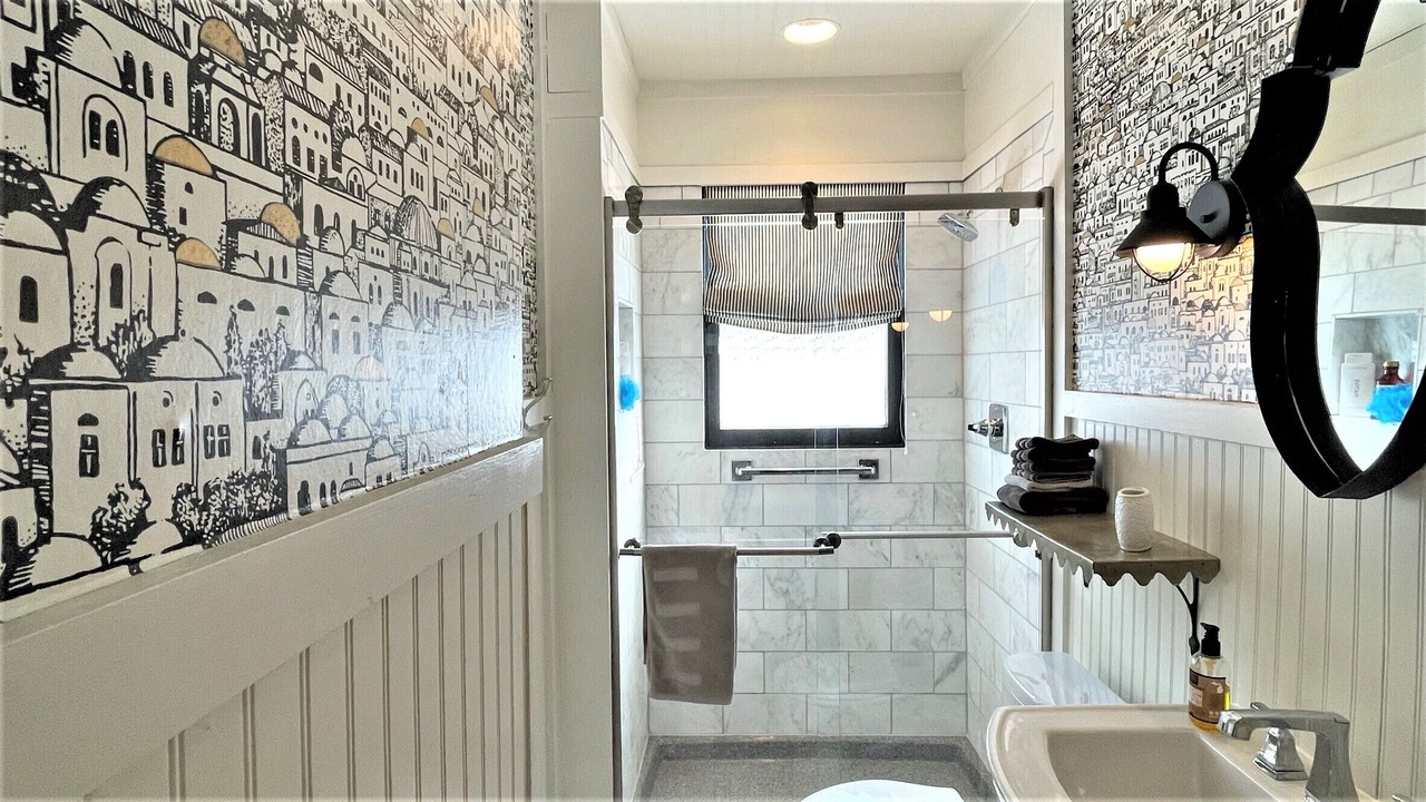 Photo of Bathroom in Lakeside