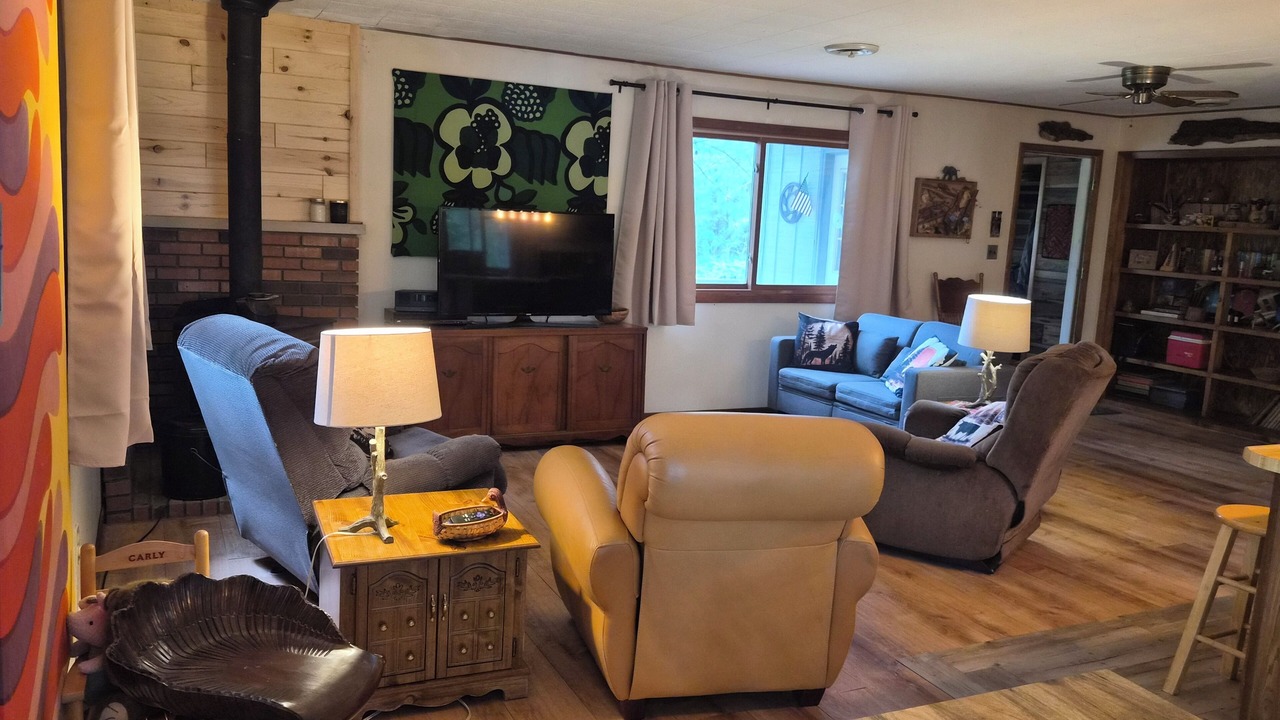 Photo of Livingroom in Lake Arrowhead