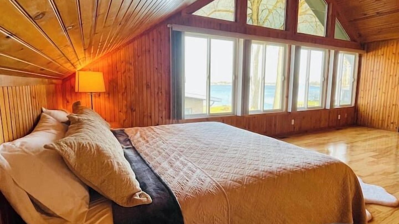 Photo of Bedroom in Paw Paw Lake