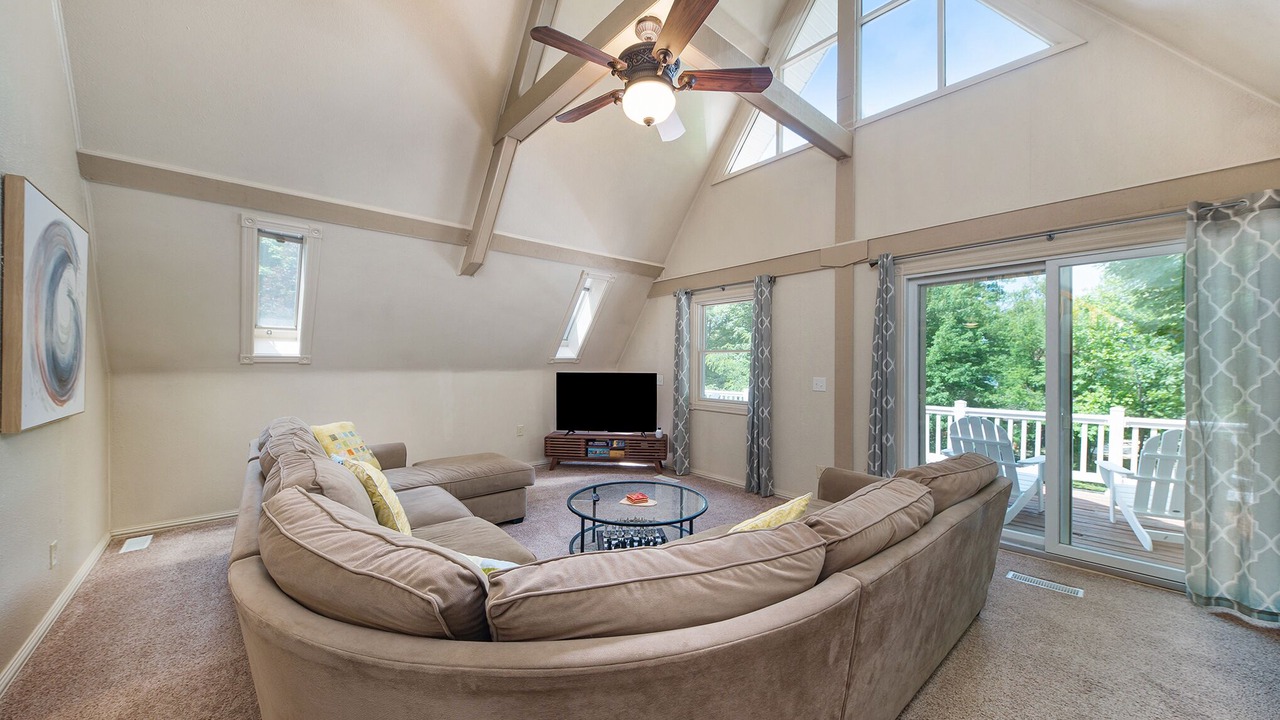 Photo of Livingroom in Three Rivers