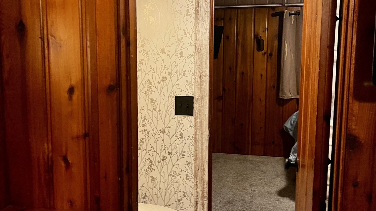 Photo of Bathroom in Maple City