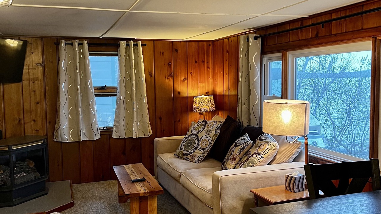 Photo of Livingroom in Maple City