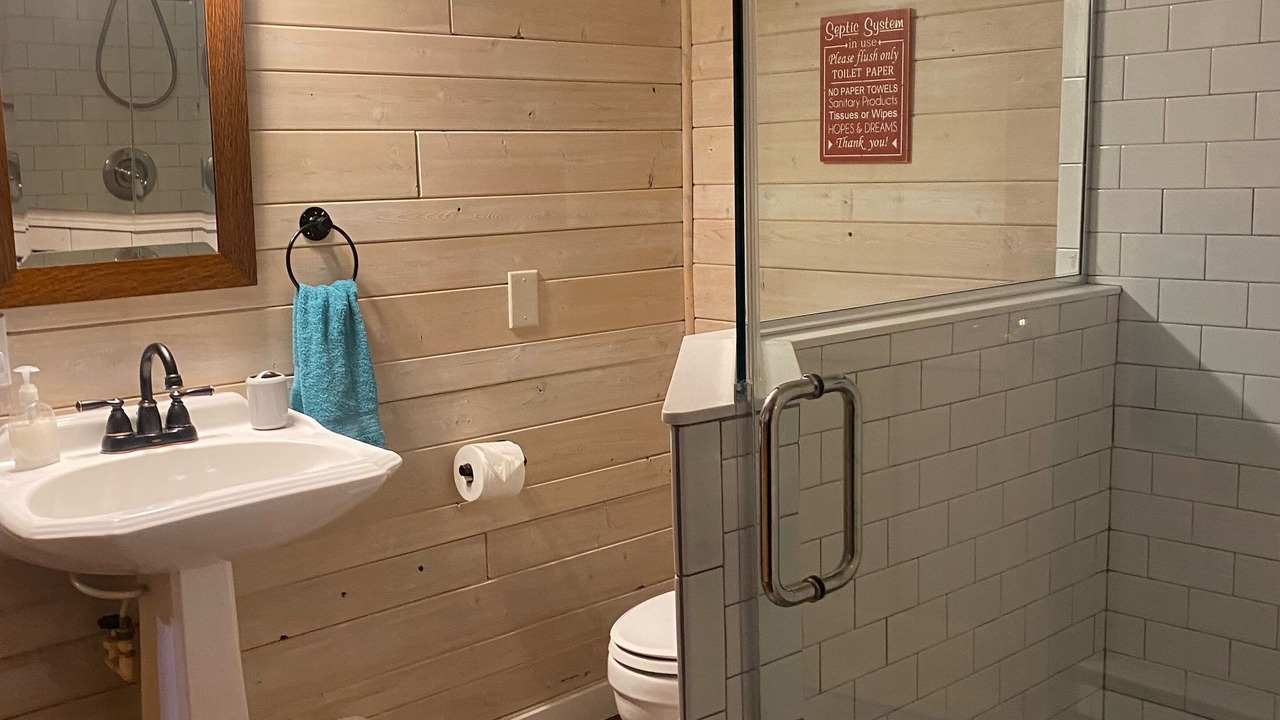 Photo of Bathroom in Kincheloe