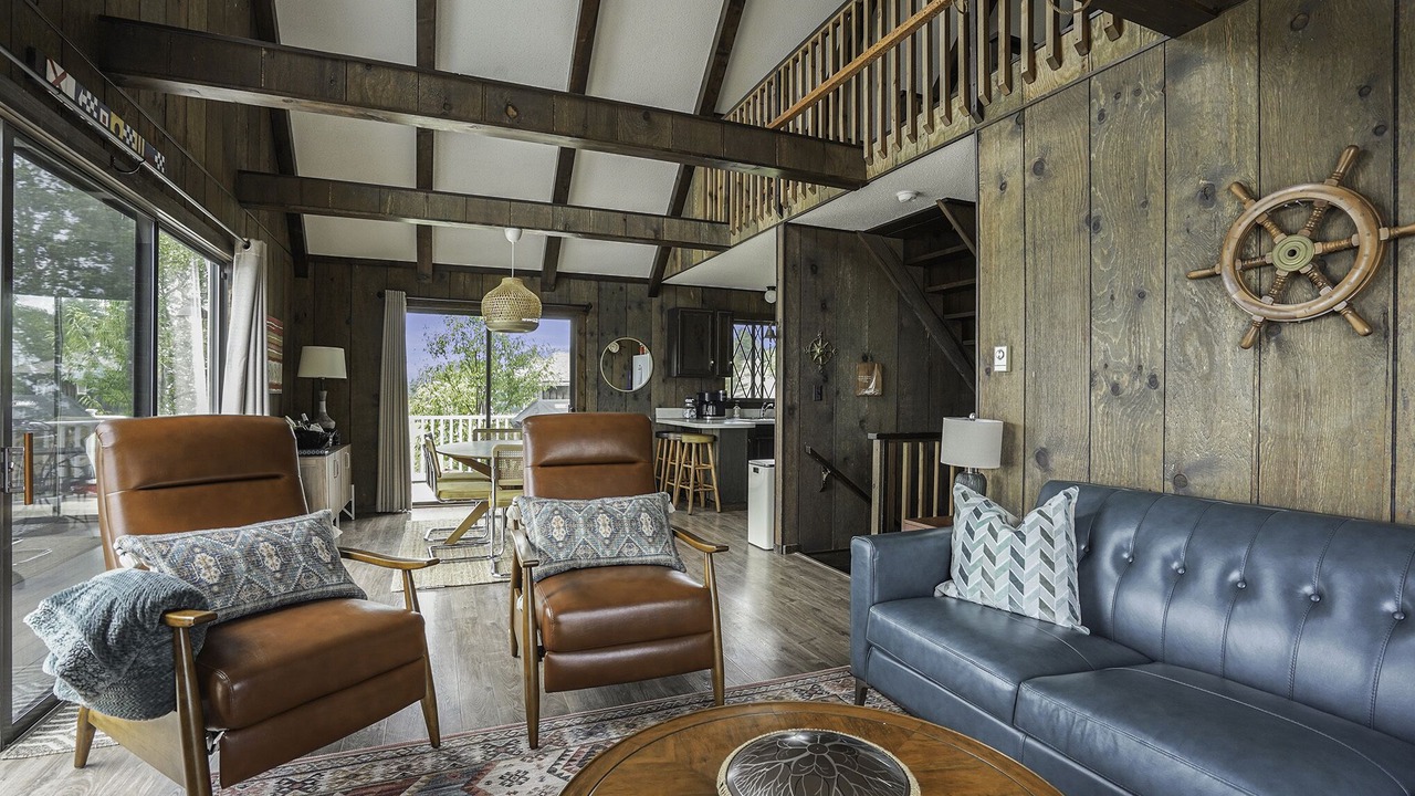 Photo of Livingroom in White River Township