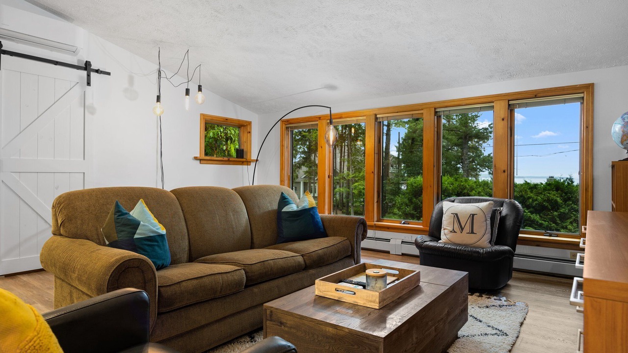 Photo of Livingroom in Suttons Bay
