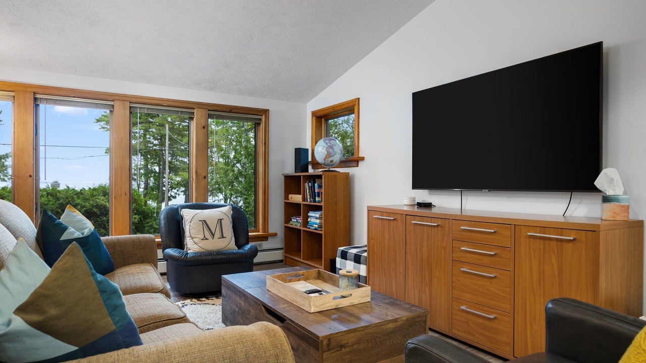 Photo of Livingroom in Suttons Bay
