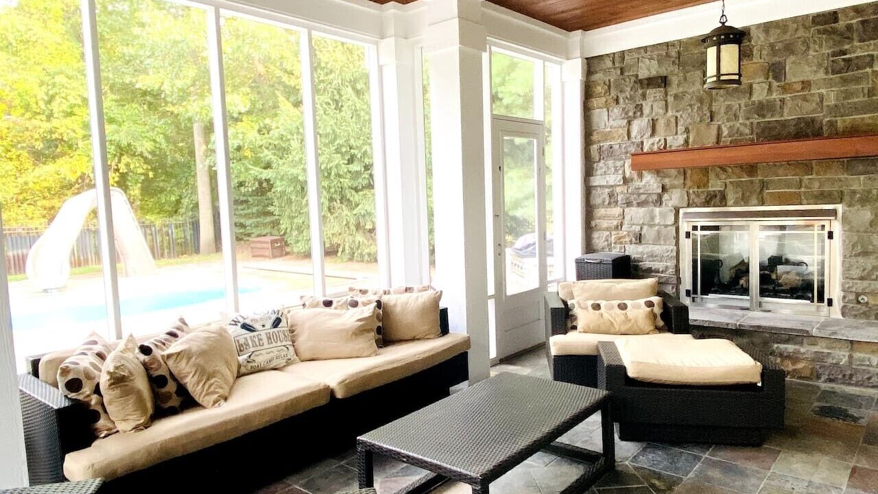 Photo of Livingroom in Grand Beach