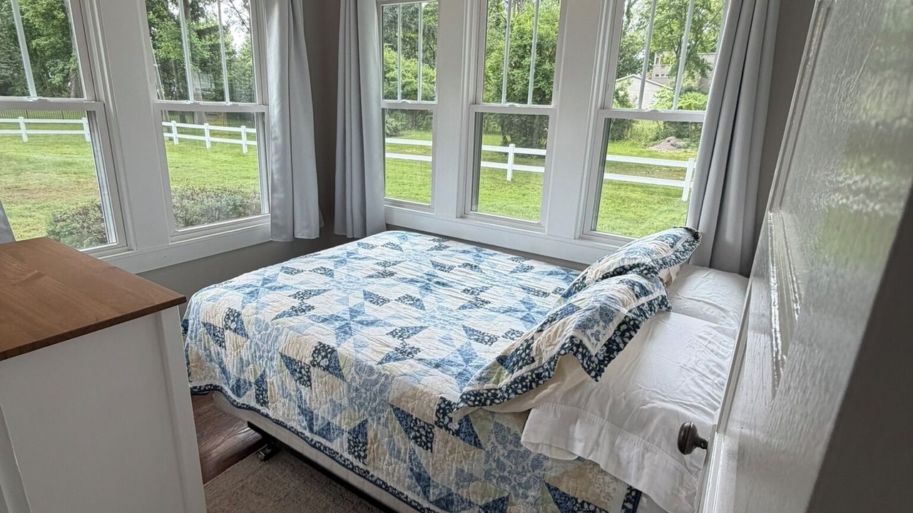 Photo of Bedroom in Lakeside