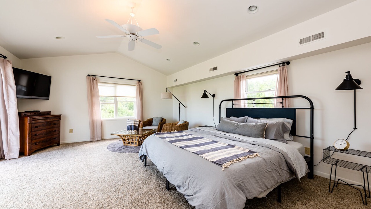 Photo of Bedroom in Baroda