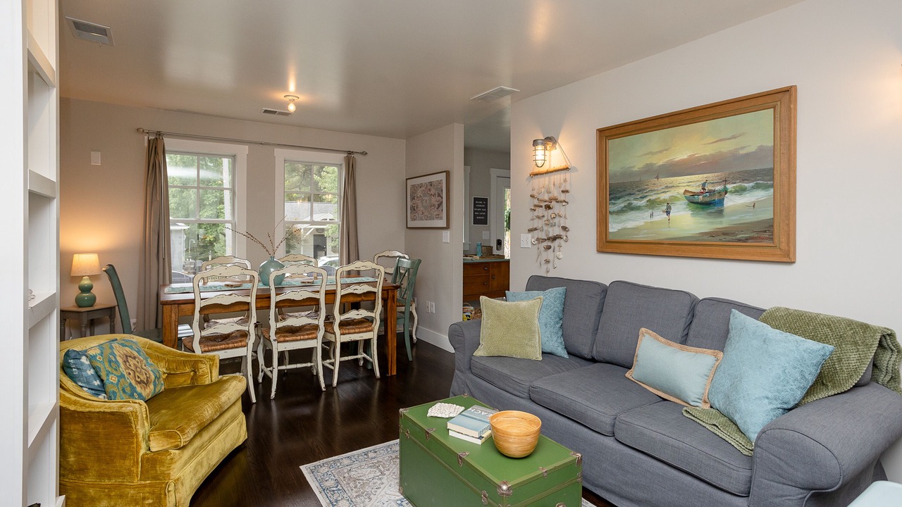 Photo of Livingroom in Michigan City