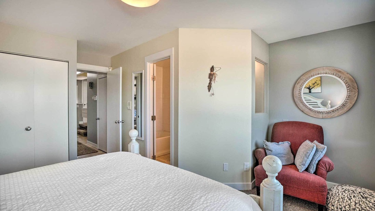 Photo of Bedroom in Miller Beach