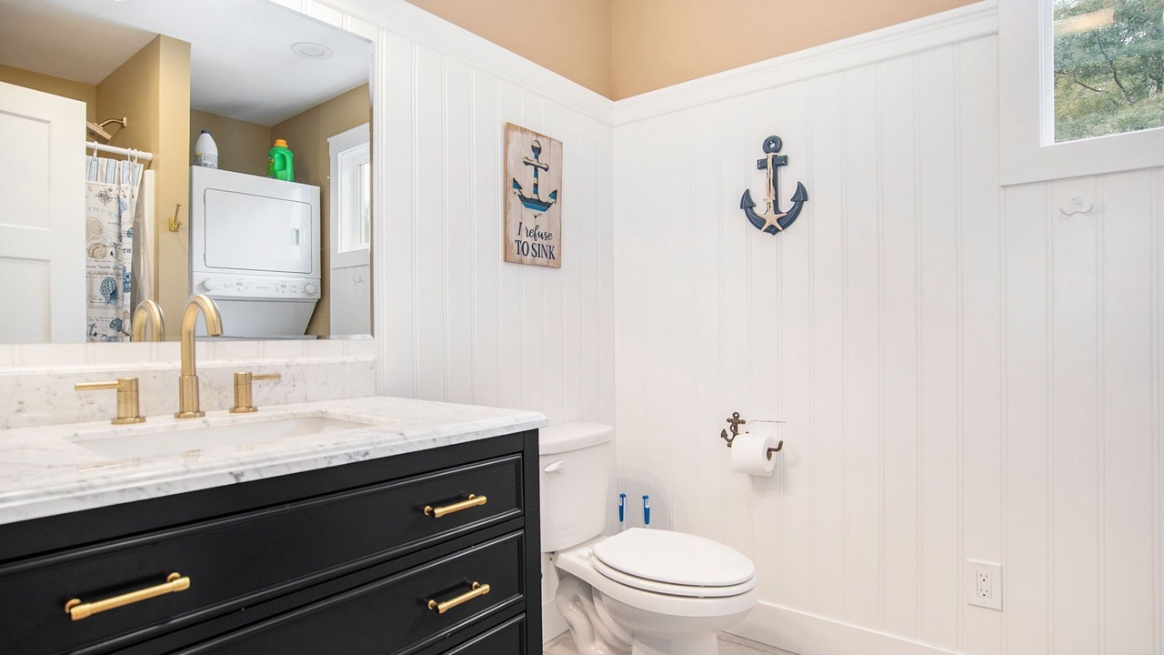 Photo of Bathroom in Miami Park