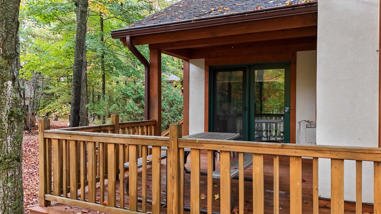 Photo of Patio Balcony in Boyne Falls