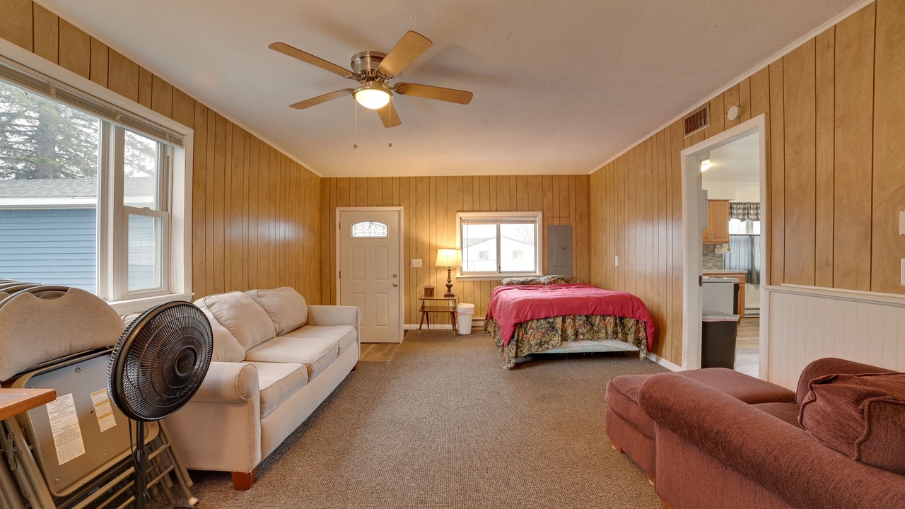 Photo of Bedroom in Houghton Lake Heights