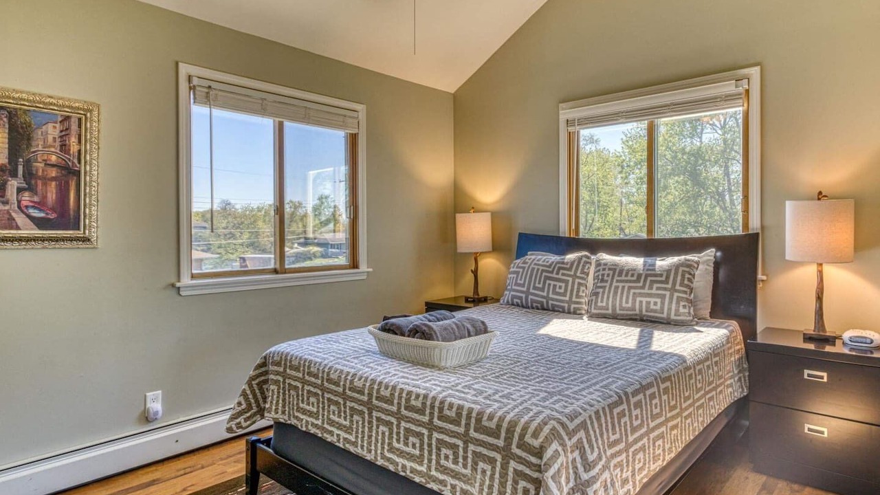 Photo of Bedroom in Miller Beach