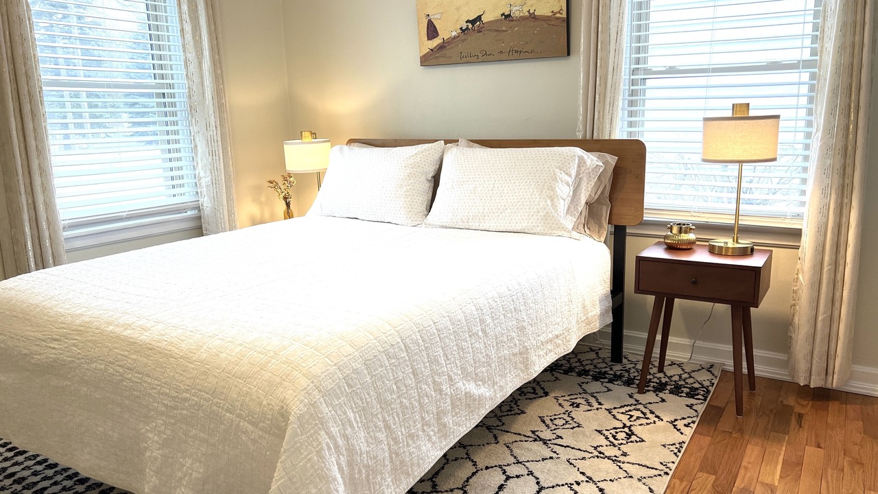 Photo of Bedroom in Lakeside