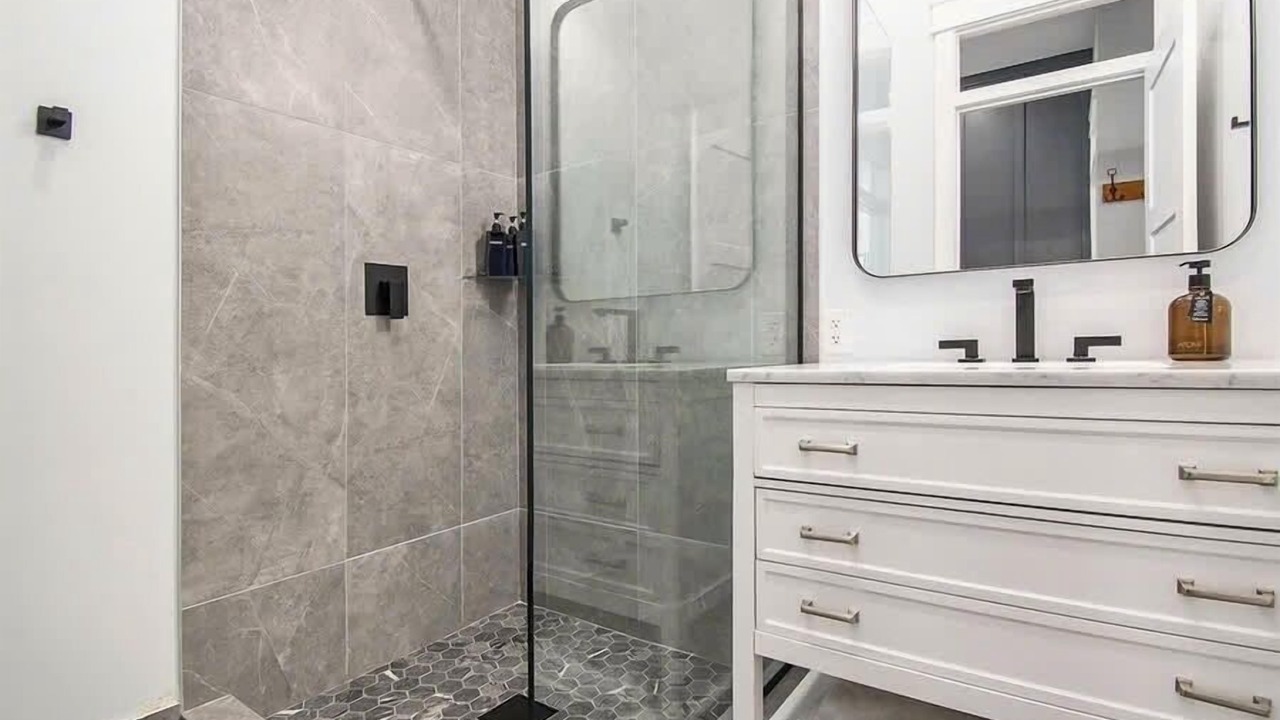 Photo of Bathroom in Union Pier