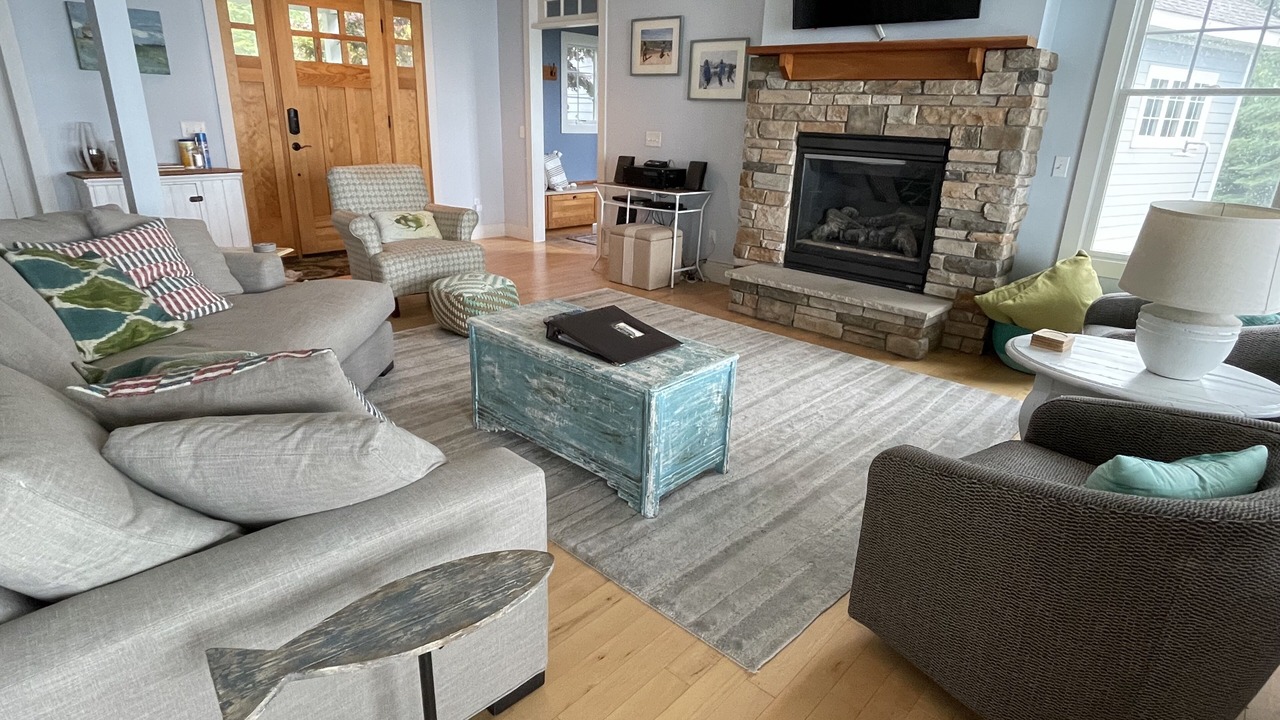 Photo of Livingroom in Suttons Bay