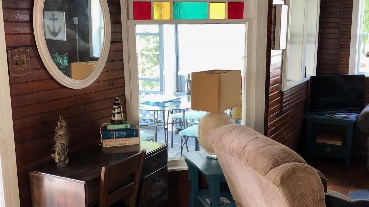 Photo of Livingroom in Ottawa Beach