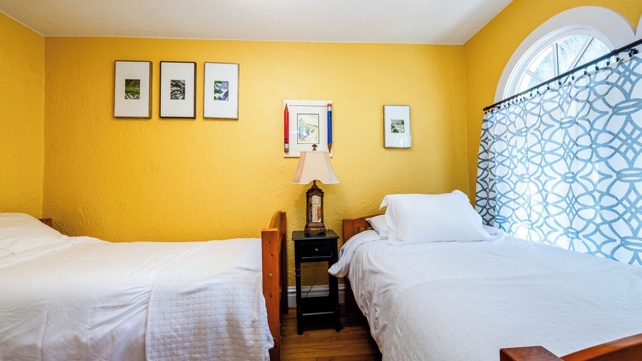 Photo of Bedroom in Gordon Beach
