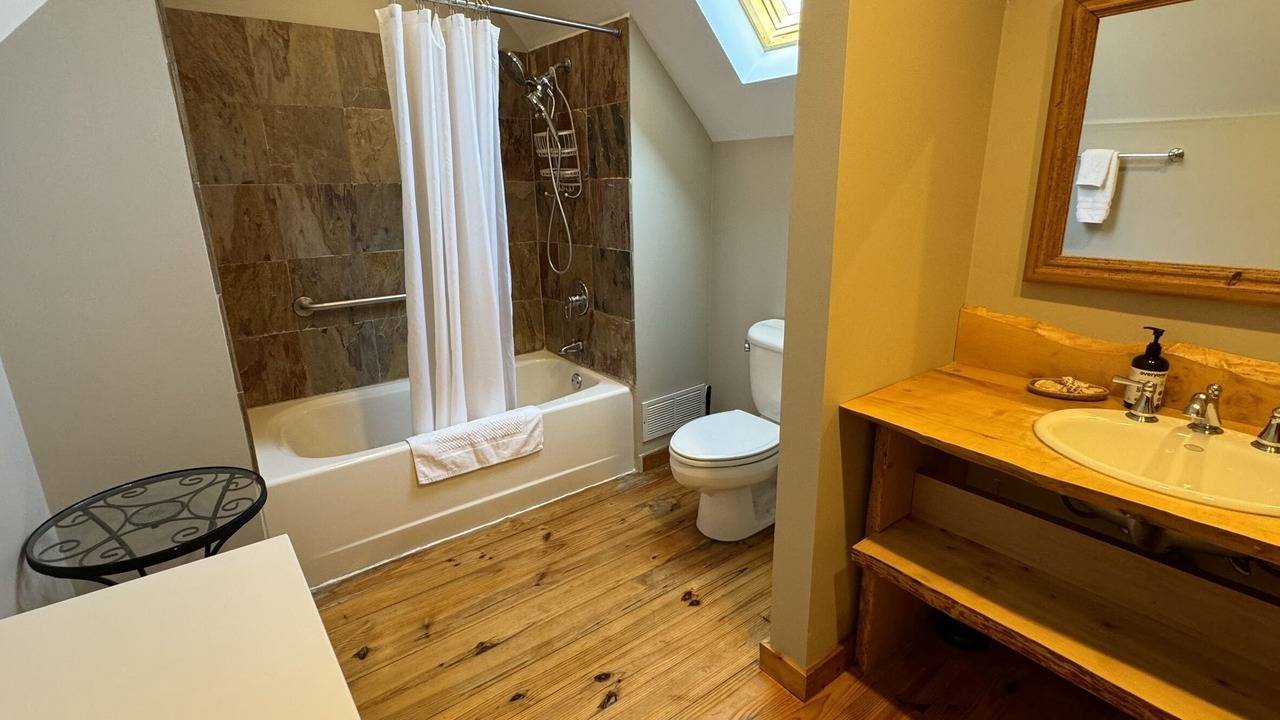 Photo of Bathroom in Union Pier