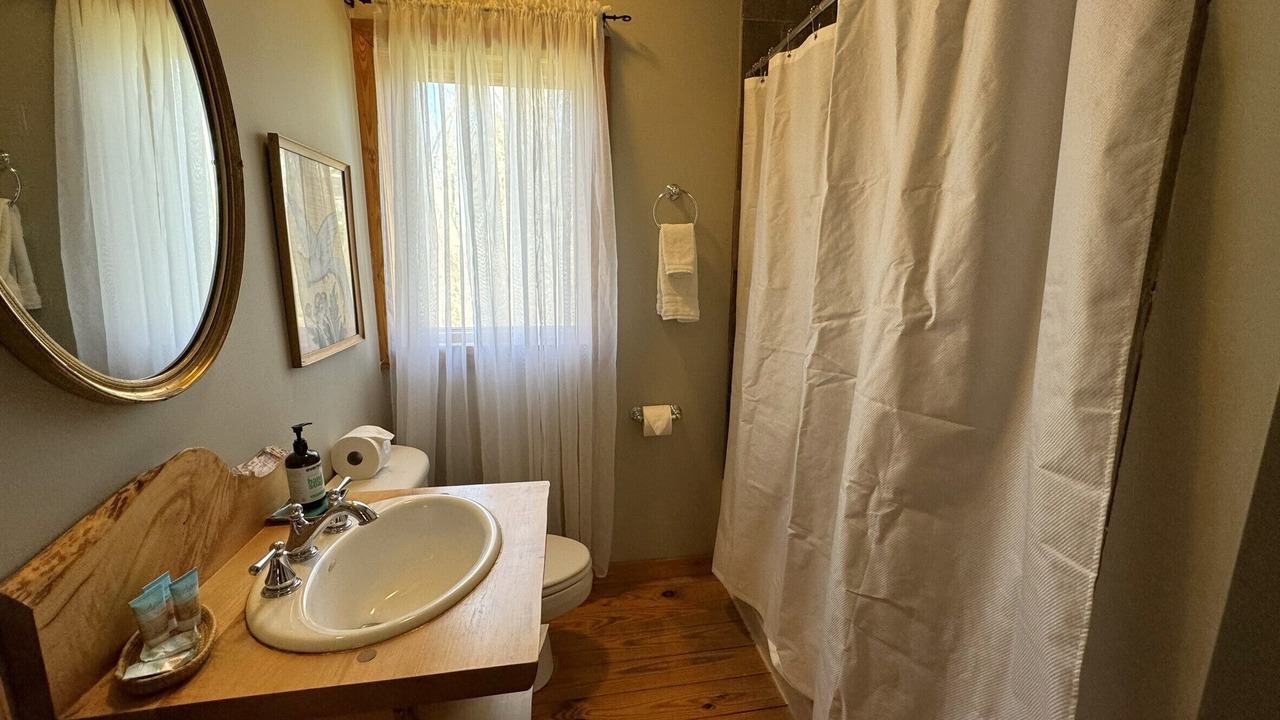 Photo of Bathroom in Union Pier