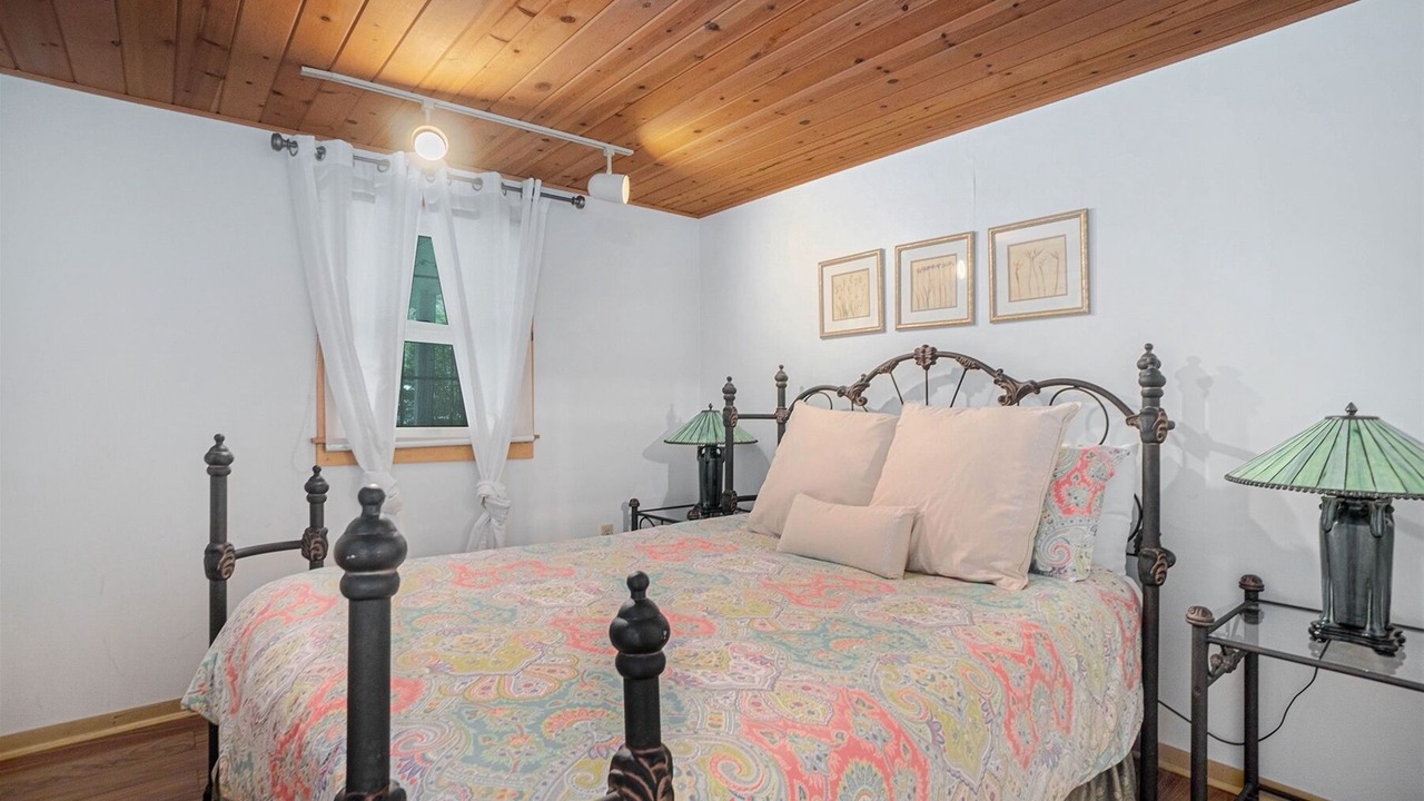 Photo of Bedroom in Saugatuck