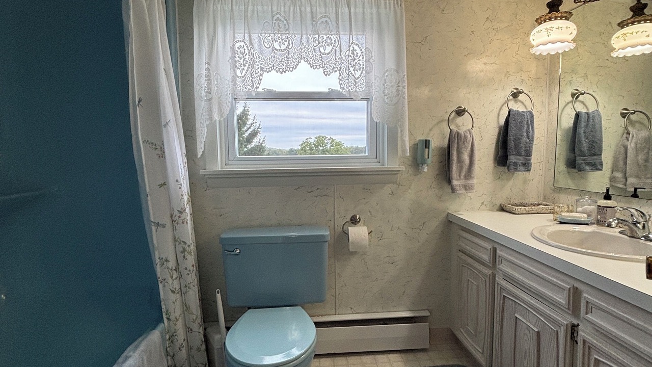 Photo of Bathroom in Levering