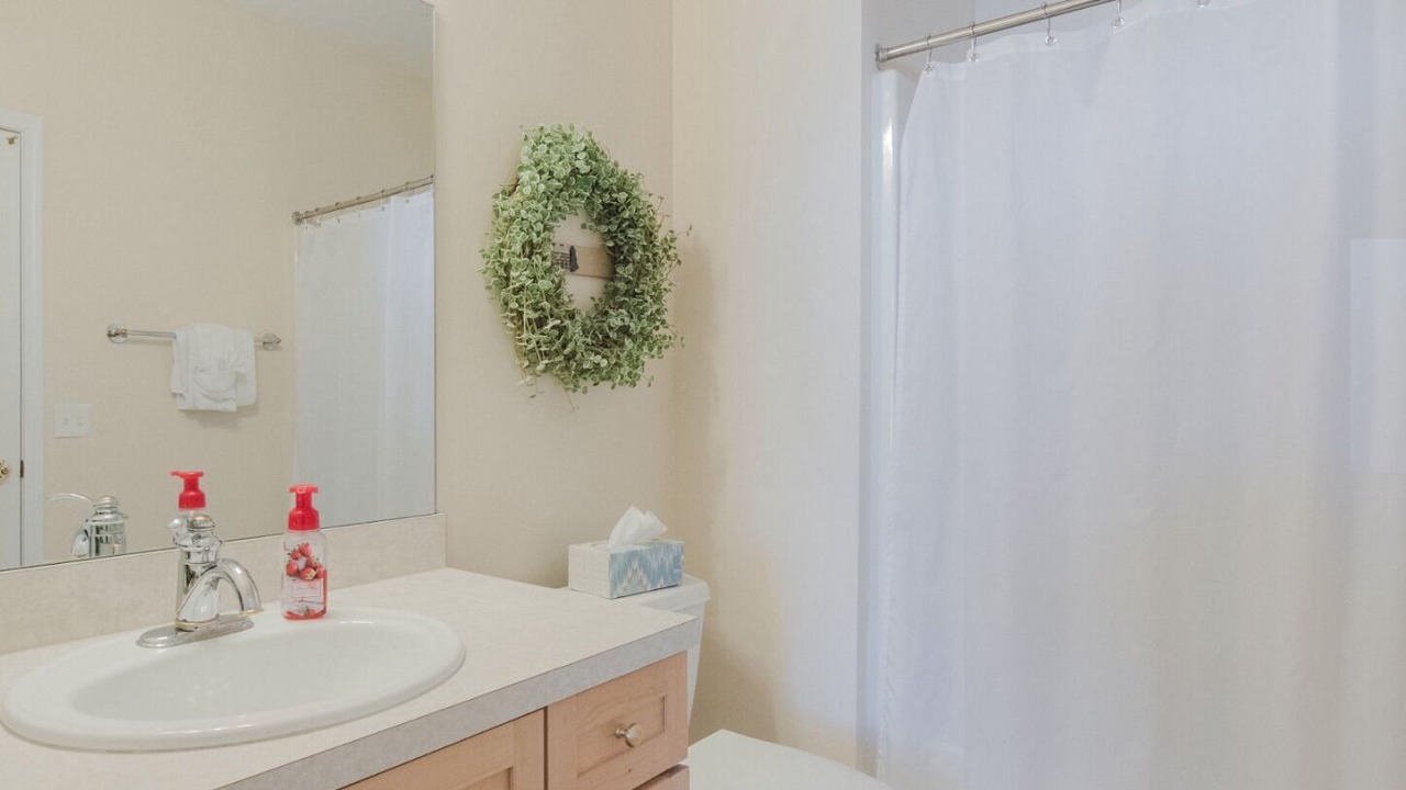 Photo of Bathroom in Mackinaw City