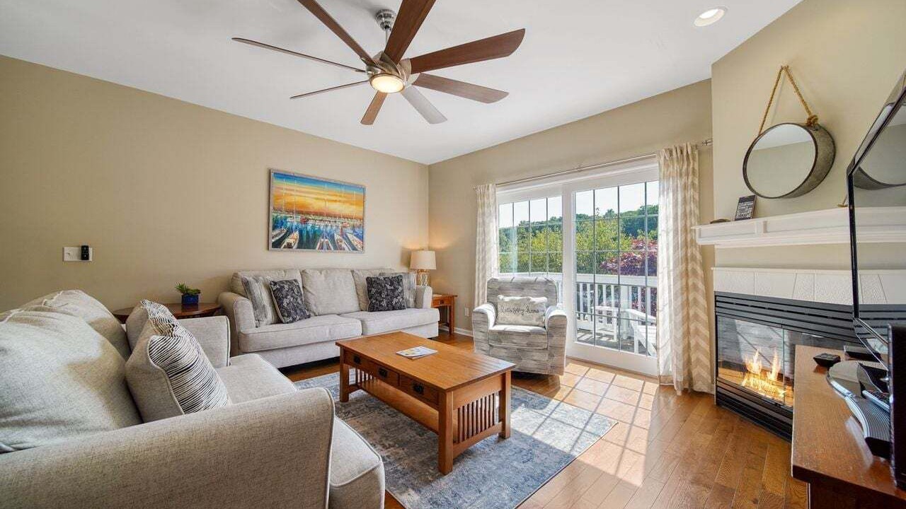 Photo of Livingroom in Saugatuck