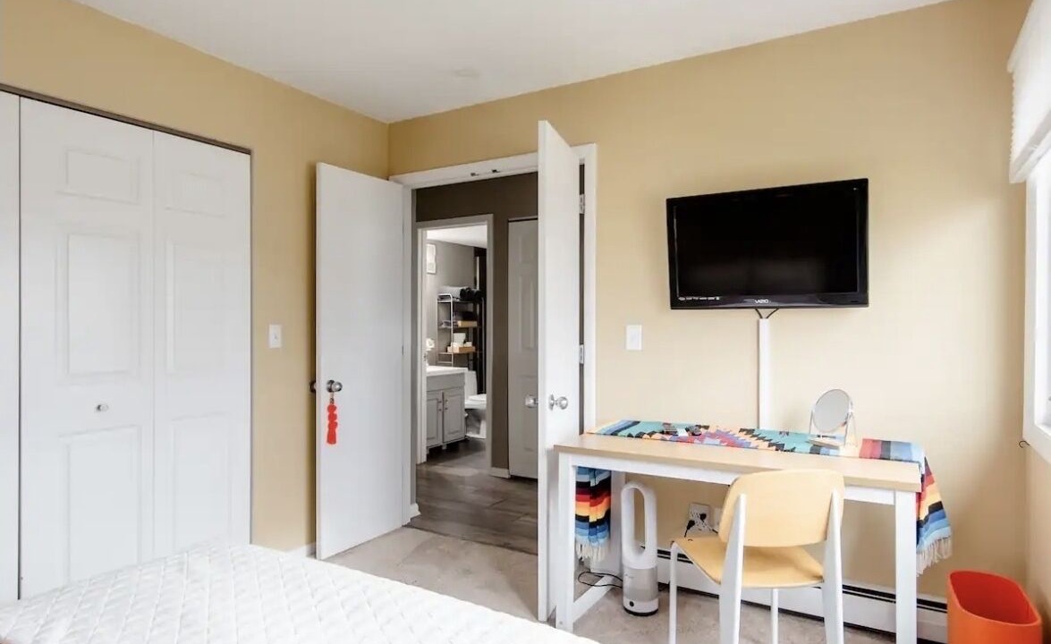 Photo of Bedroom in Acme