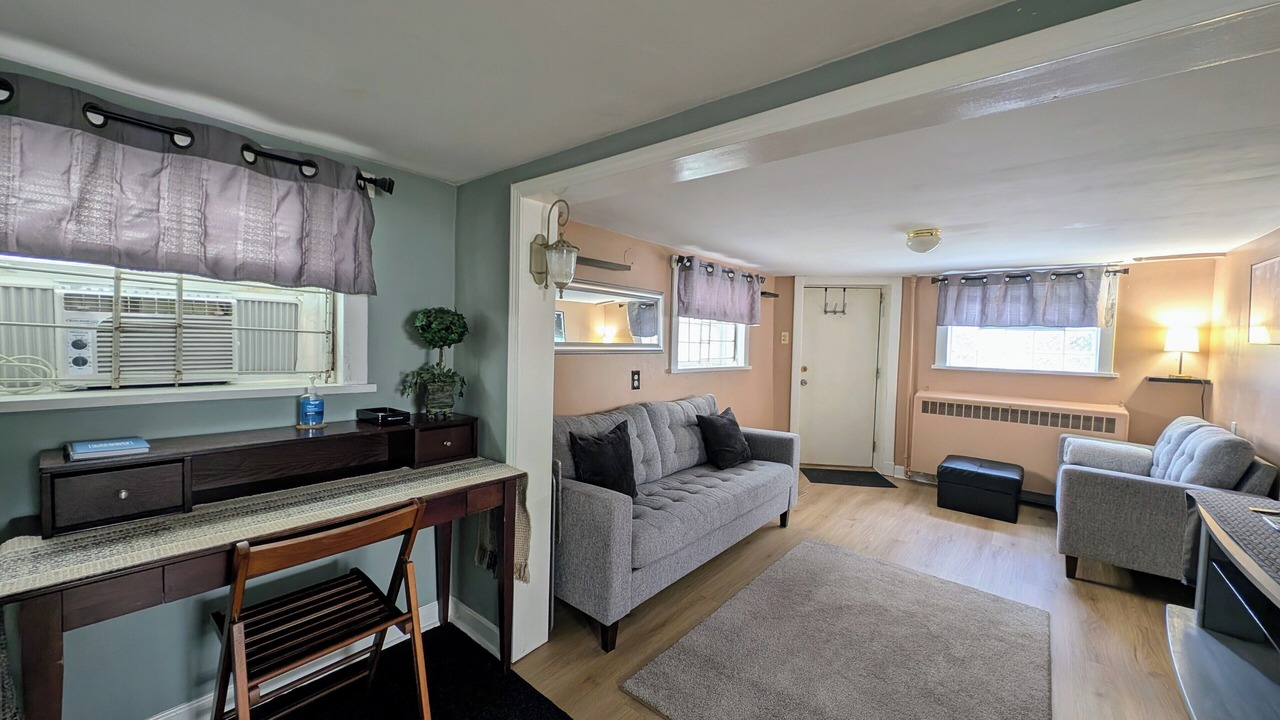 Photo of Livingroom in Irving Park East