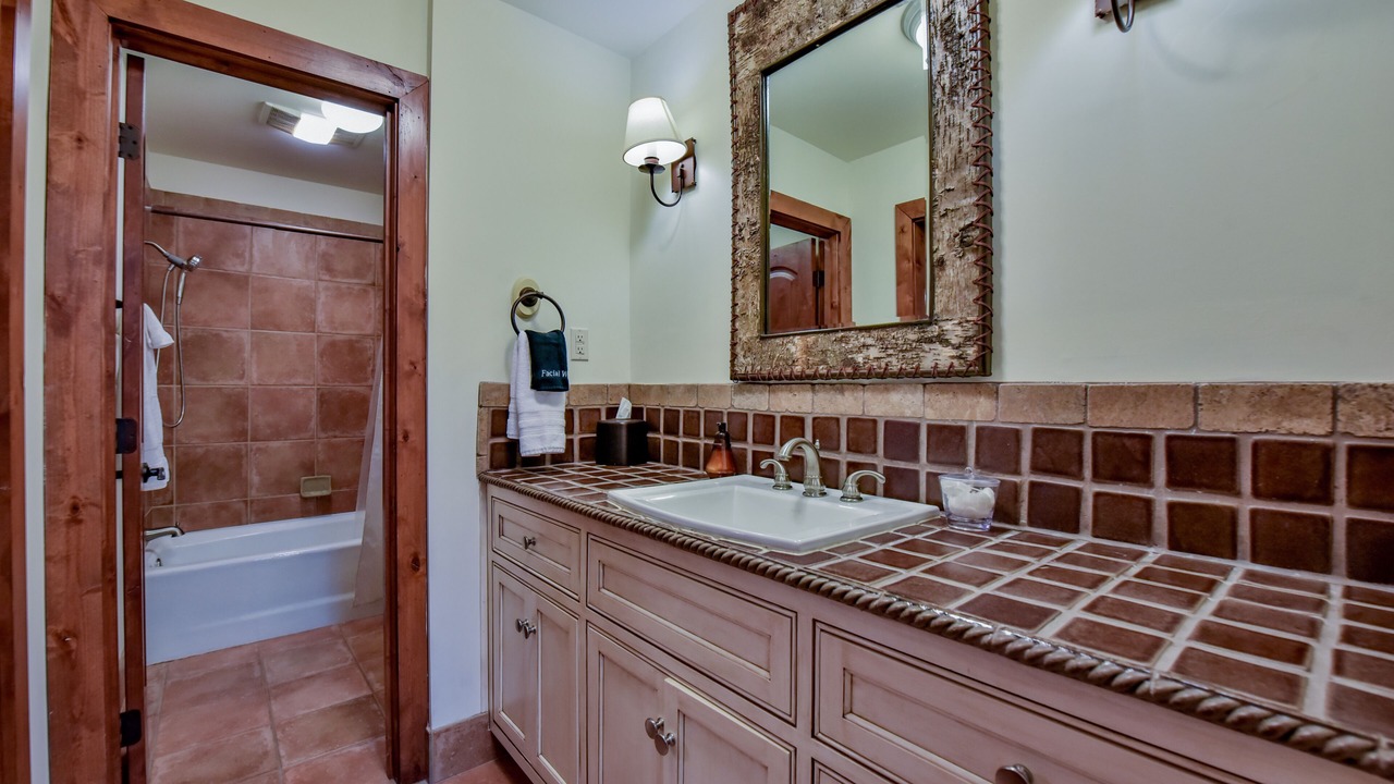 Photo of Bathroom in Tuscaloosa