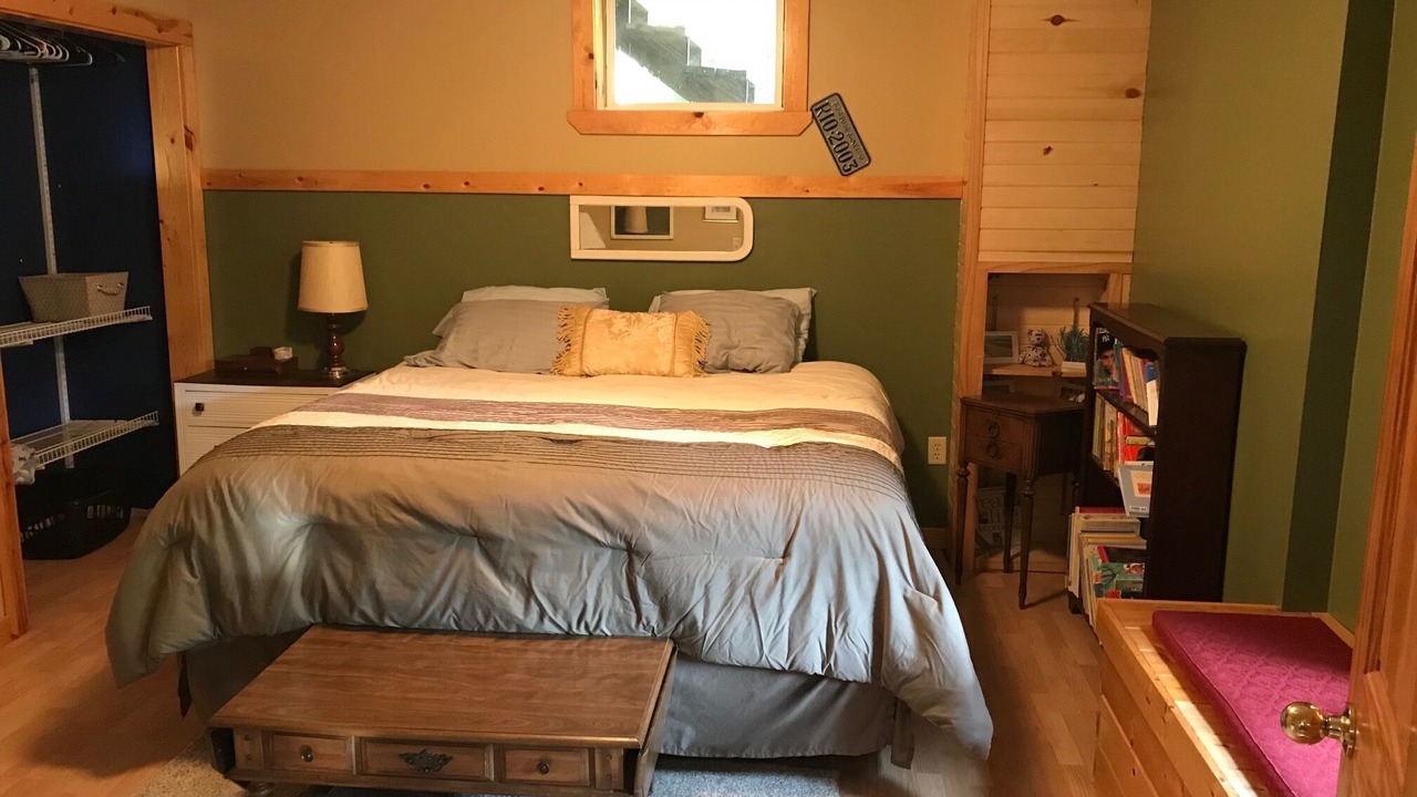 Photo of Bedroom in Negaunee