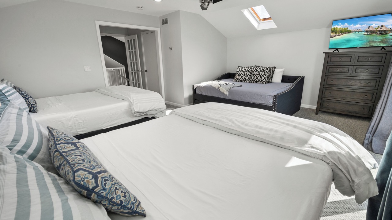 Photo of Bedroom in Lakeview