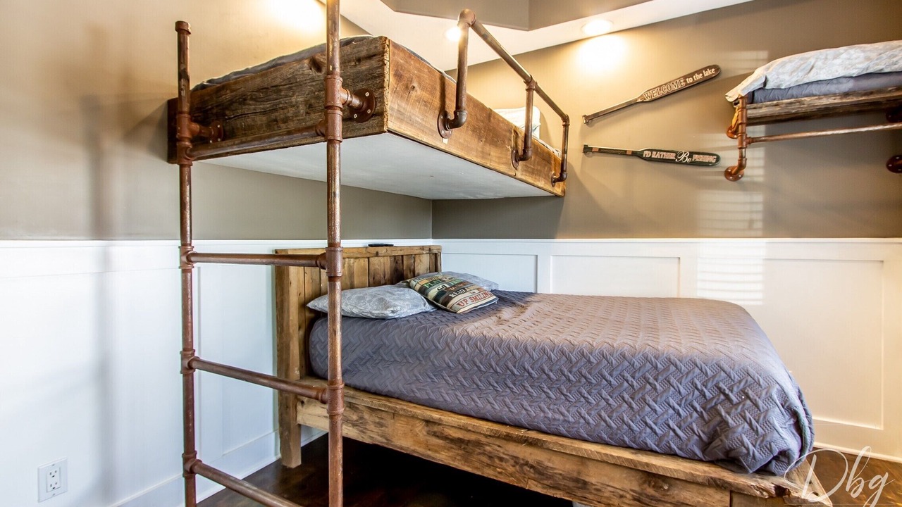 Photo of Bedroom in Channel Lake