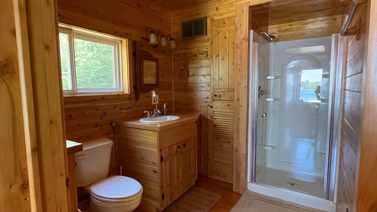 Photo of Bathroom in Crystal Falls