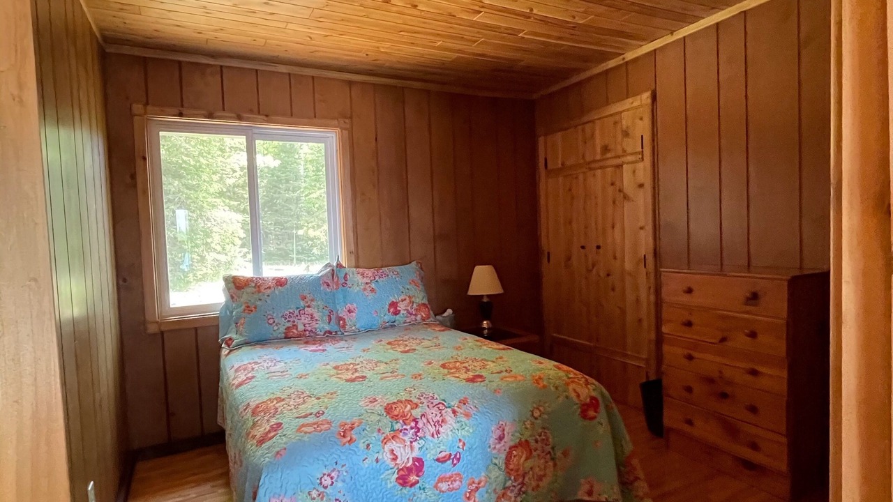 Photo of Bedroom in Crystal Falls
