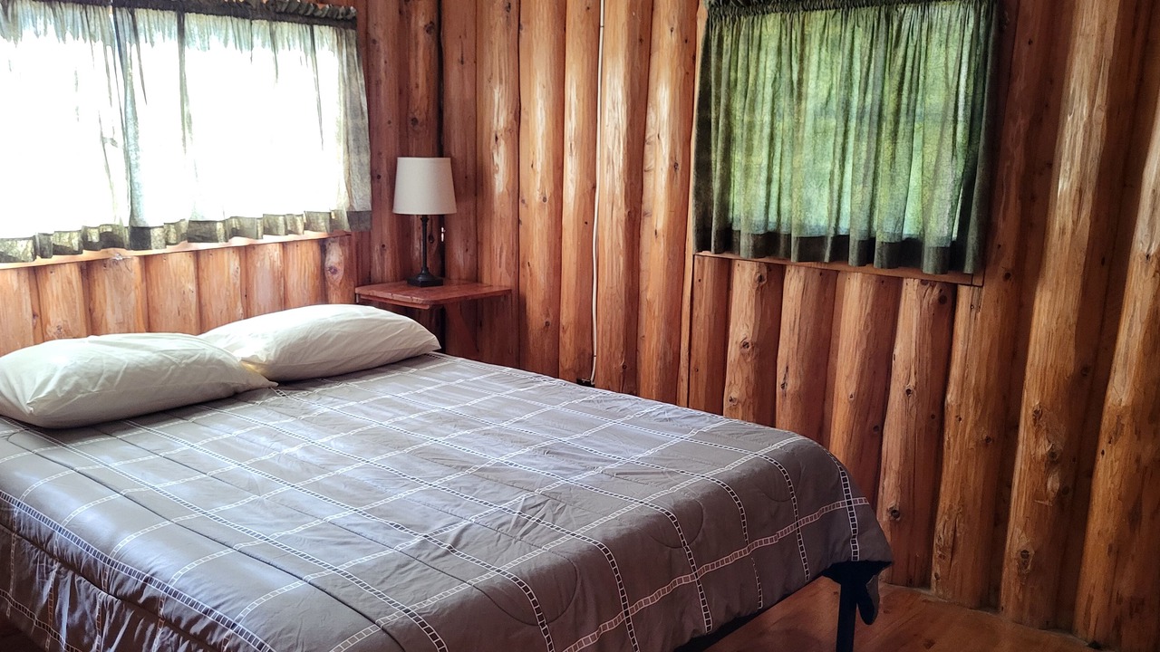 Photo of Bedroom in Kewadin