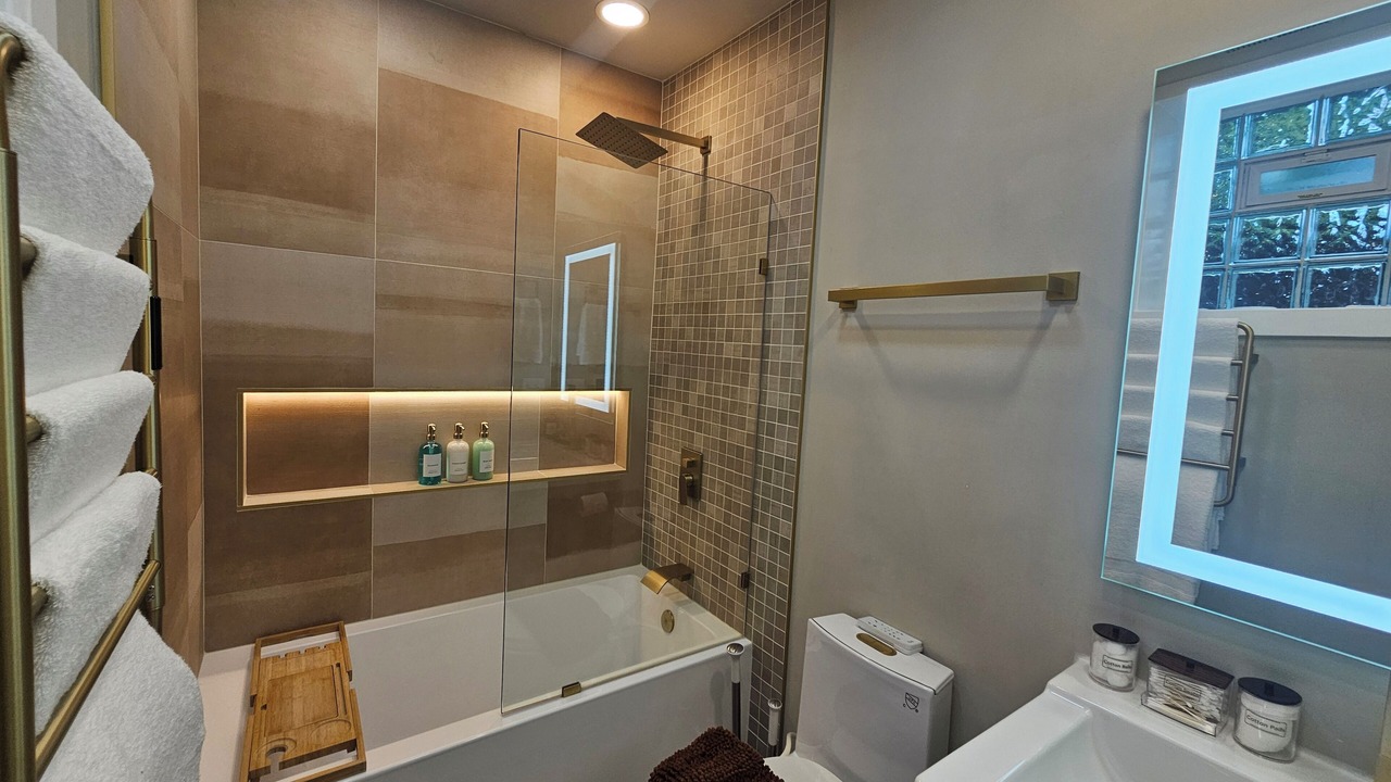 Photo of Bathroom in Wrigleyville