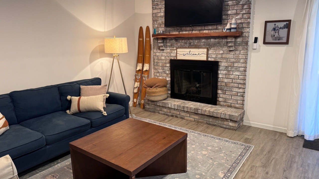 Photo of Livingroom in Whitehall