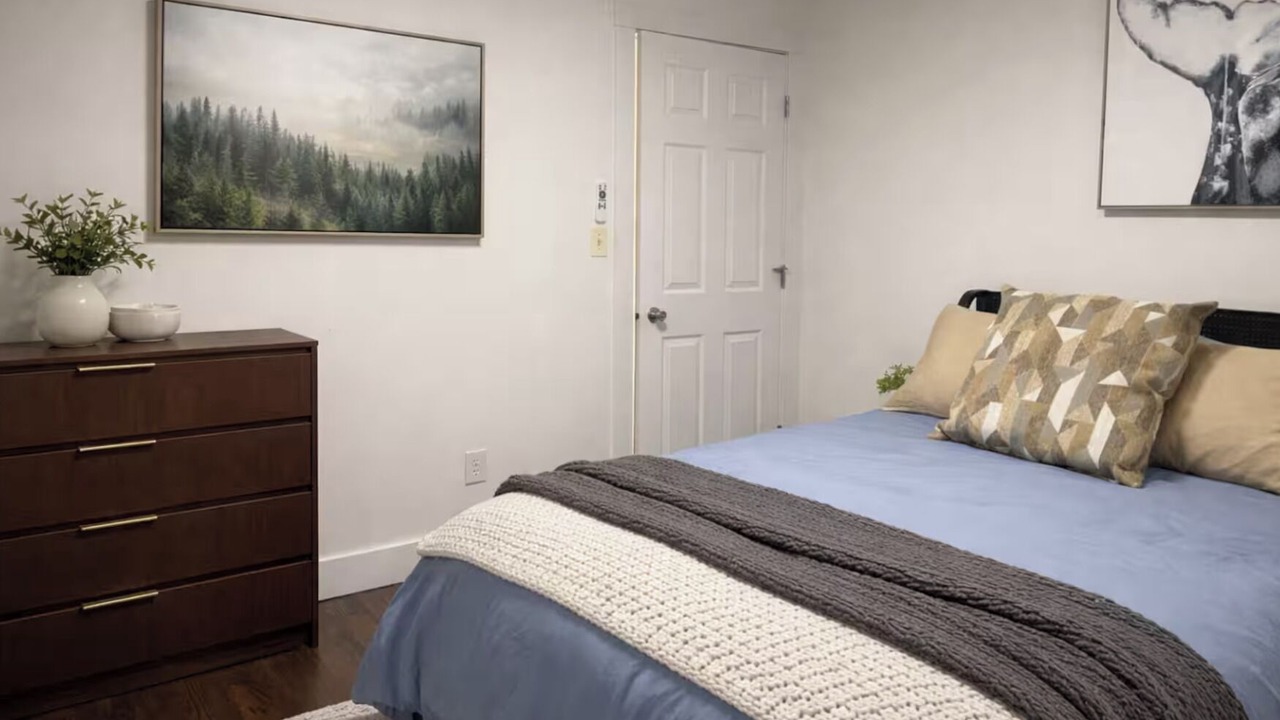 Photo of Bedroom in Town of Pines