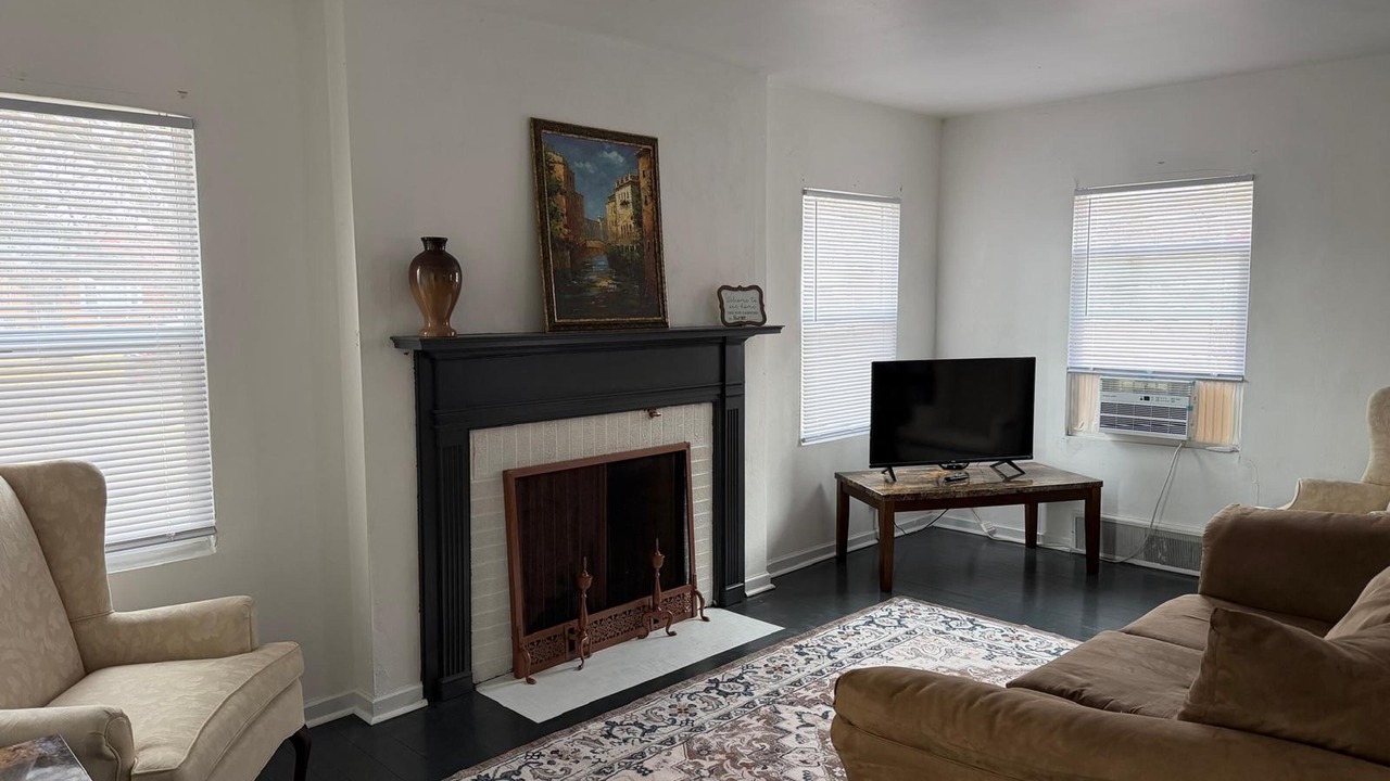 Photo of Livingroom in Gary