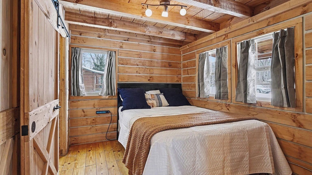 Photo of Bedroom in Harbert