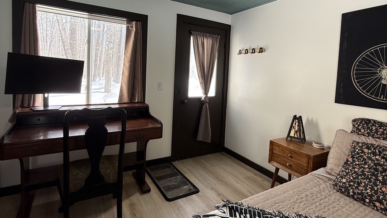Photo of Bedroom in Carp Lake
