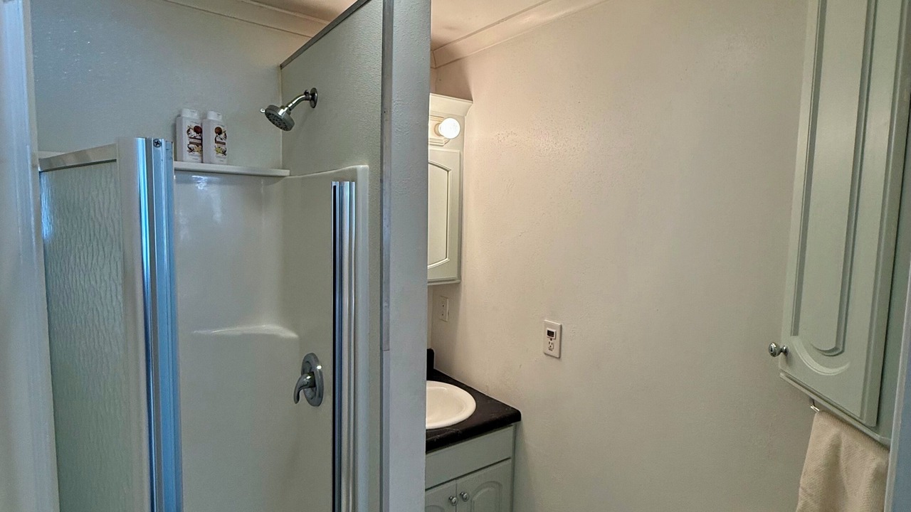 Photo of Bathroom in Browns Lake